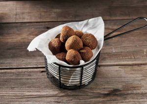 croquetas de calamares en su tinta Las Tortillas de Europa